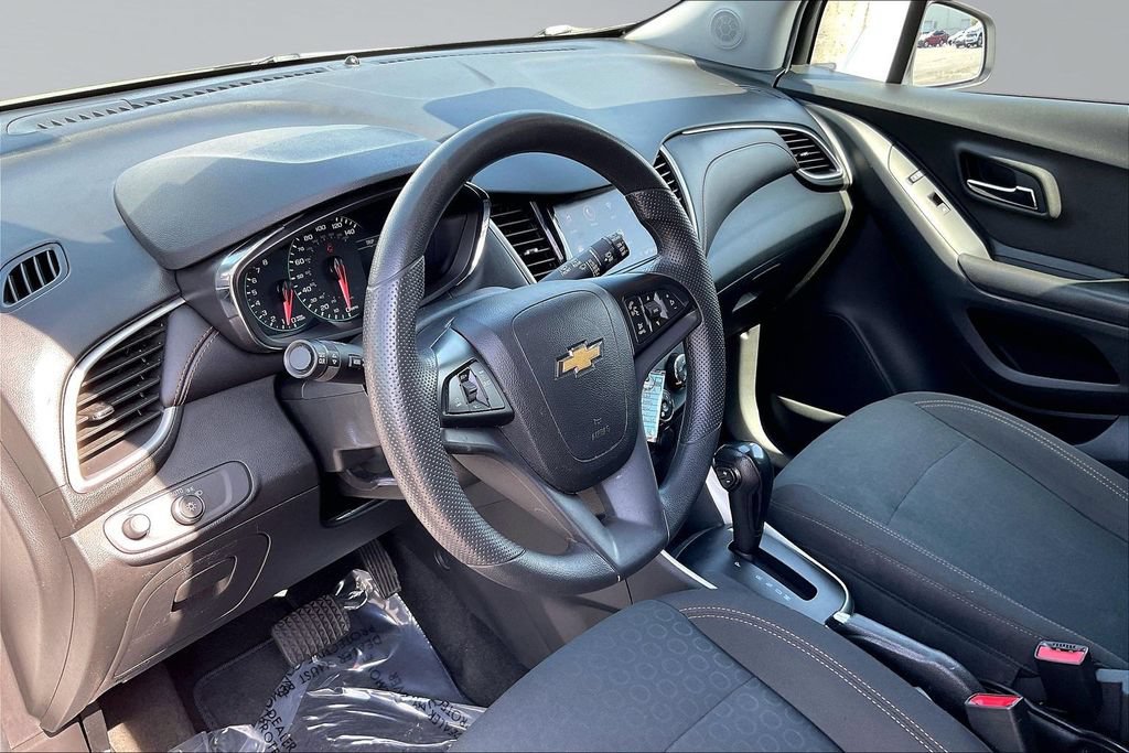Used 2022 Chevrolet Trax LS w/ Tint and Cruise Package FWD image 14