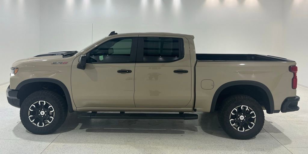 Used 2023 Chevrolet Silverado 1500 ZR2 AWD/4WD image 2