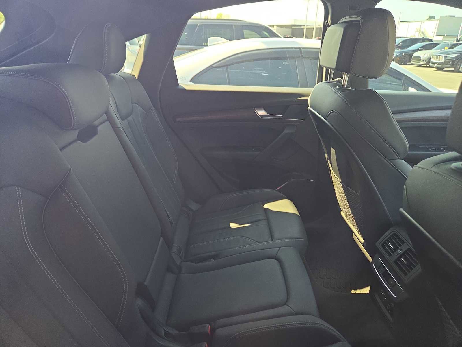 Used 2024 Audi Q5 2.0T Premium w/ Convenience Package image 12