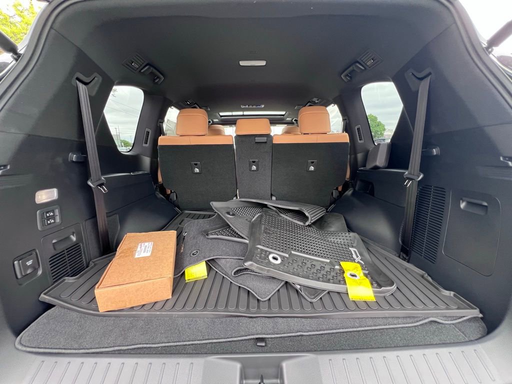 New 2026 Lexus LX 600 4WD w/ Premium Package image 24