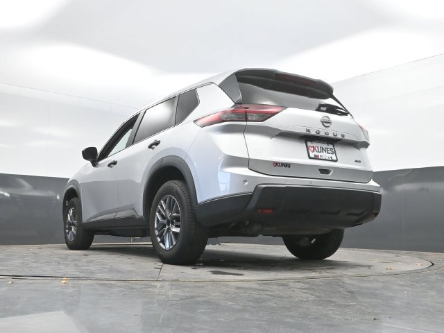 Used 2024 Nissan Rogue S AWD/4WD image 46