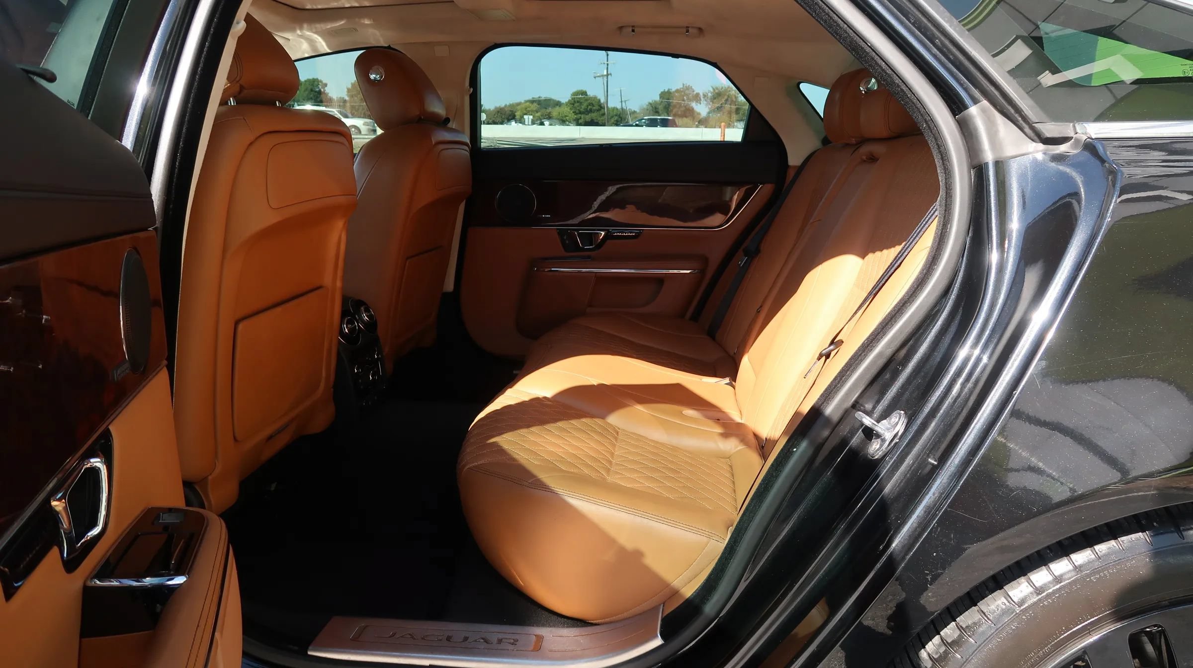 Used 2017 Jaguar XJ L Portfolio AWD/4WD image 19