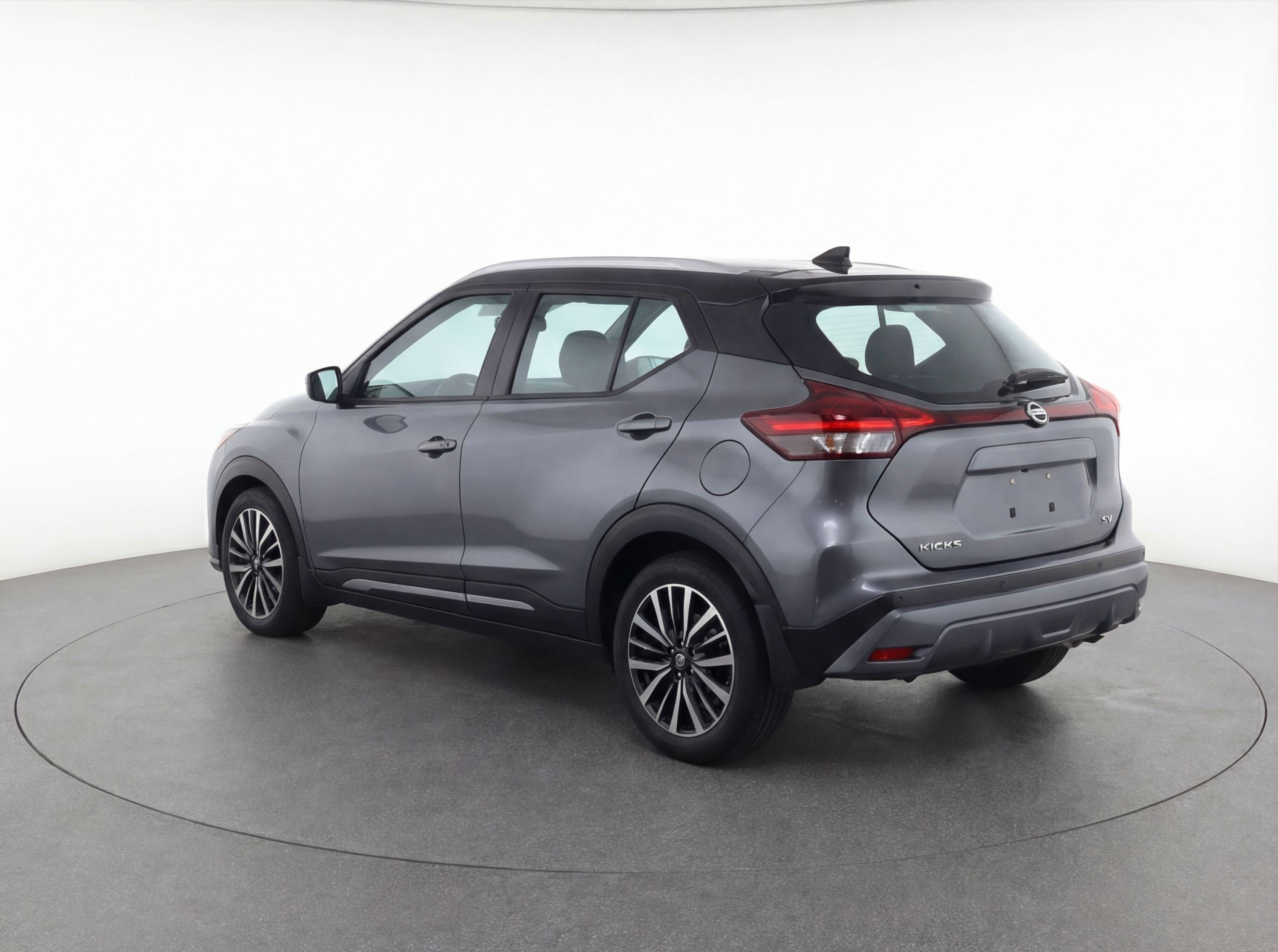 Used 2024 Nissan Kicks SV image 6