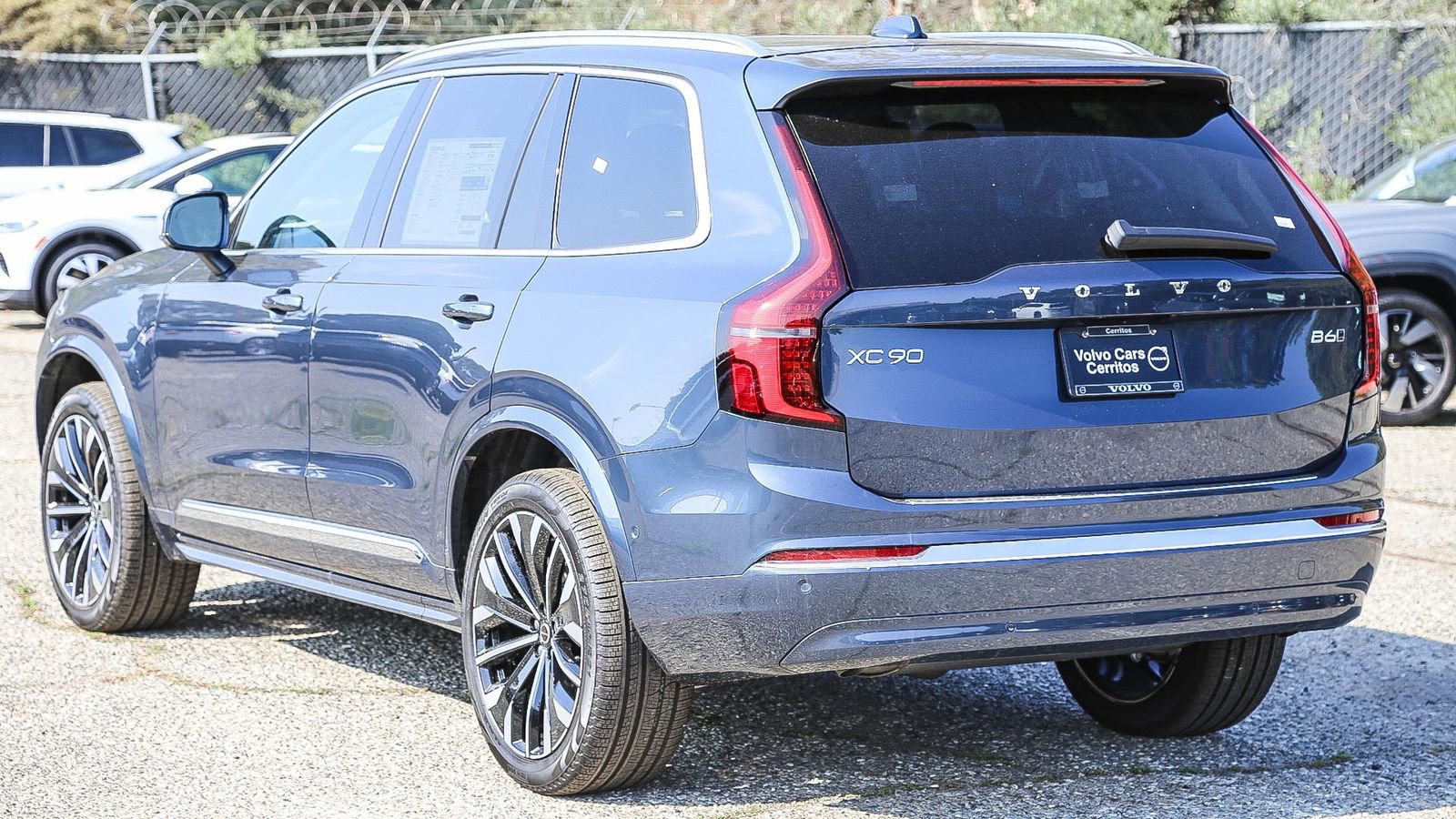 Used 2025 Volvo XC90 B6 Plus w/ Protection Package Premier AWD/4WD image 8