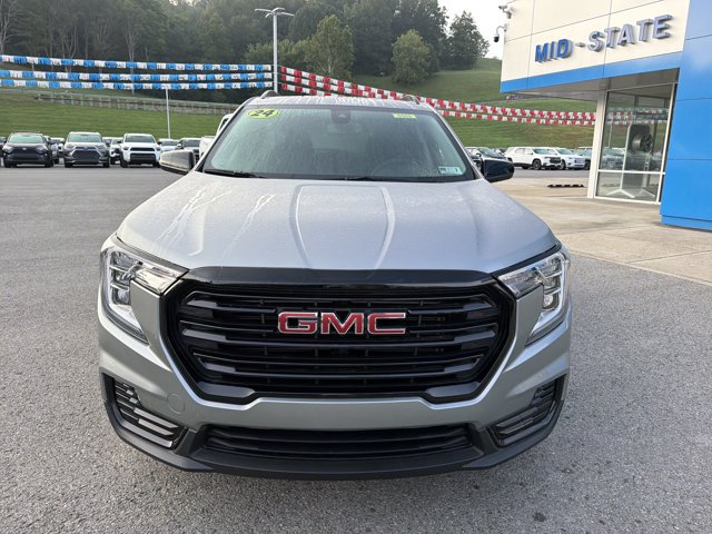 Used 2024 GMC Terrain SLE w/ Driver Convenience Package AWD/4WD image 11