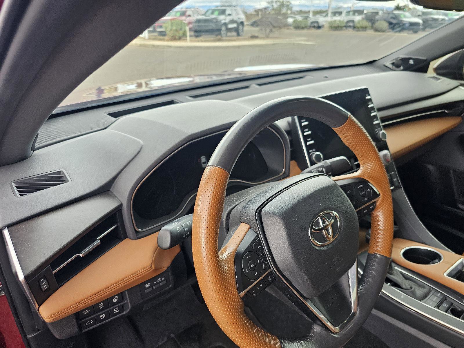 Used 2022 Toyota Avalon Limited image 18