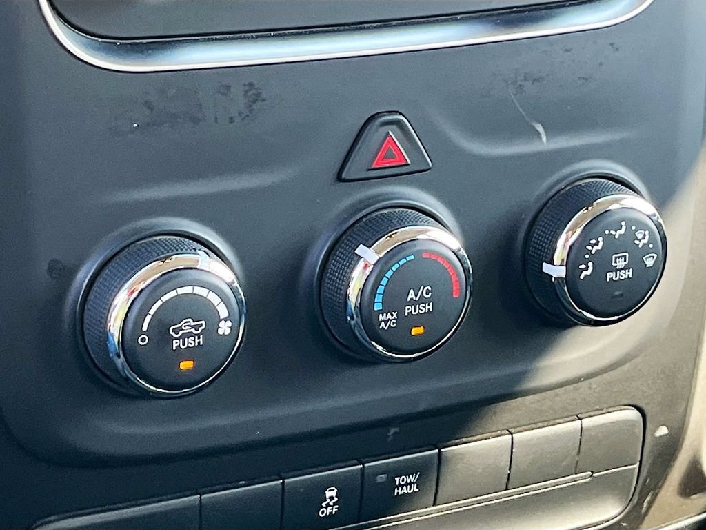 Used 2019 RAM 1500 Classic SLT AWD/4WD image 15
