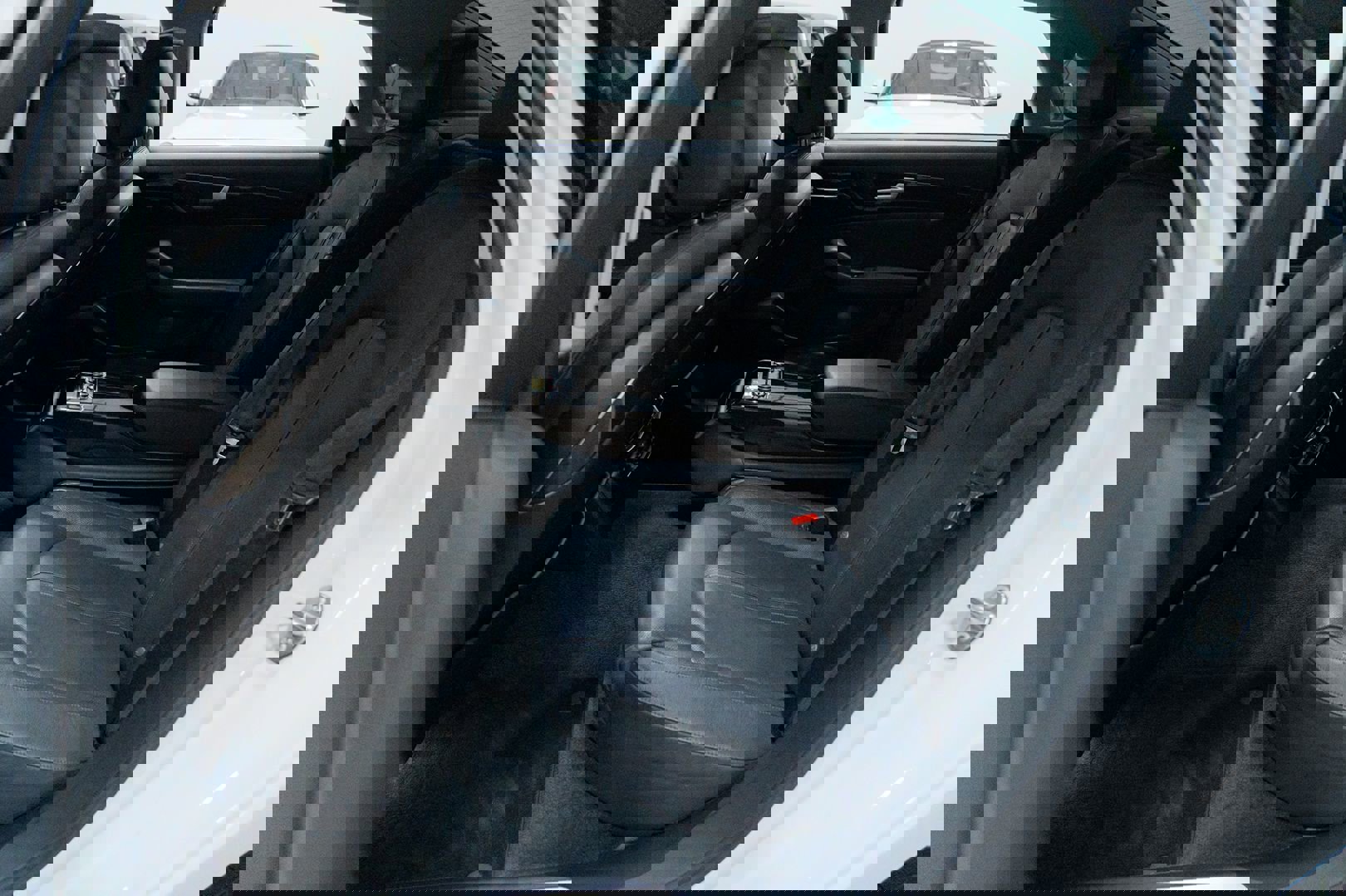 Used 2015 Audi A8 L TDI w/ Premium Package image 20