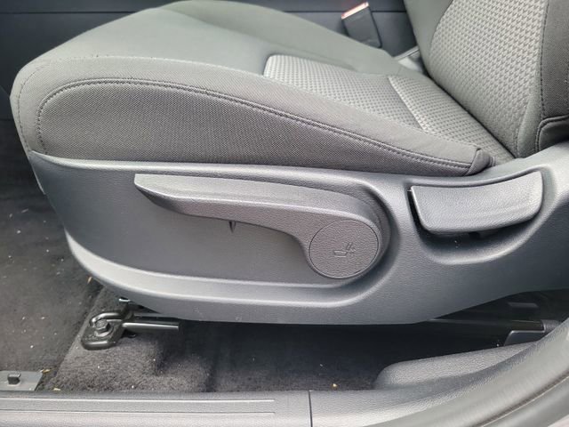 Used 2025 Kia Sportage LX image 15