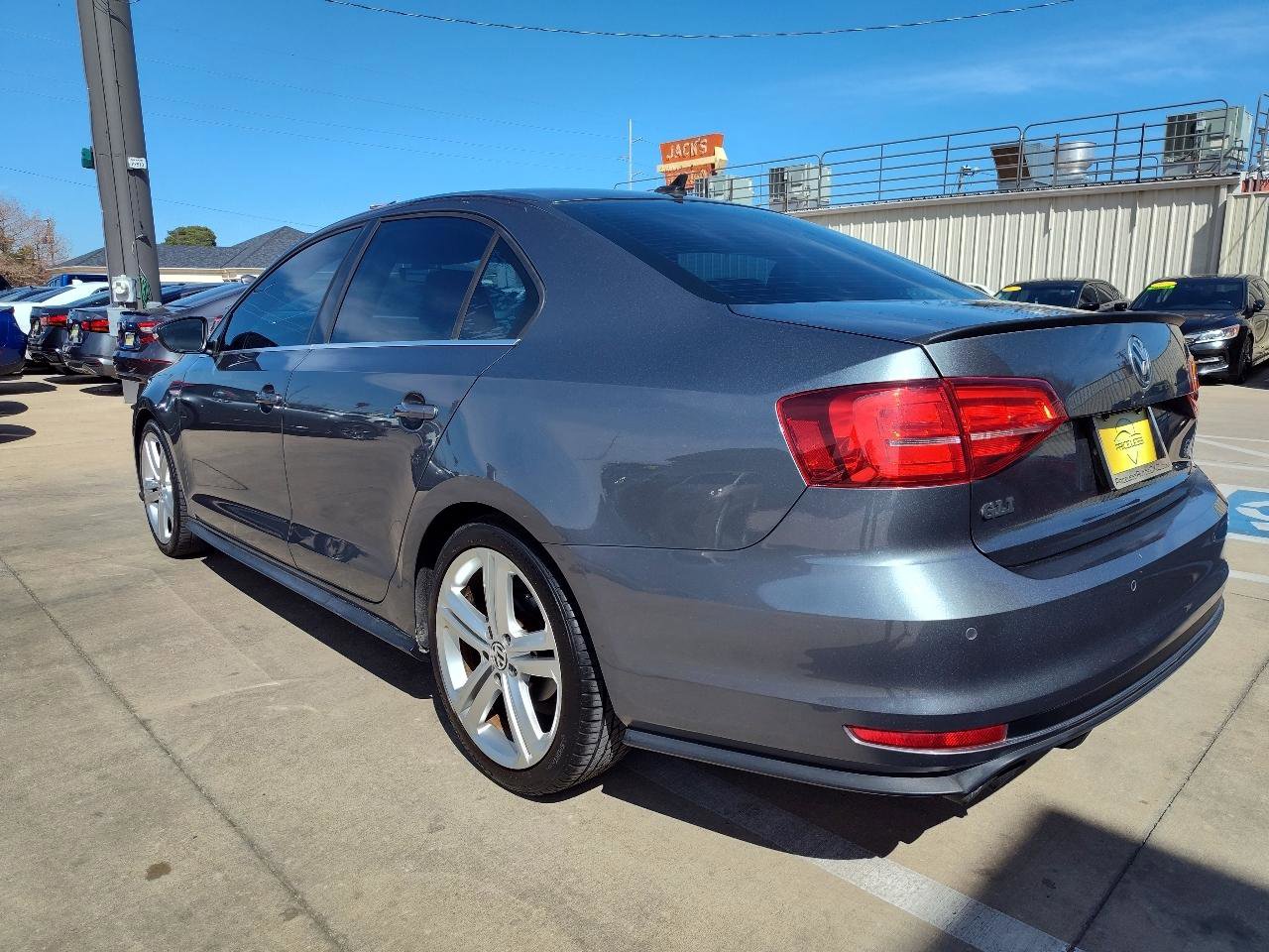 Used 2017 Volkswagen Jetta GLI FWD image 6