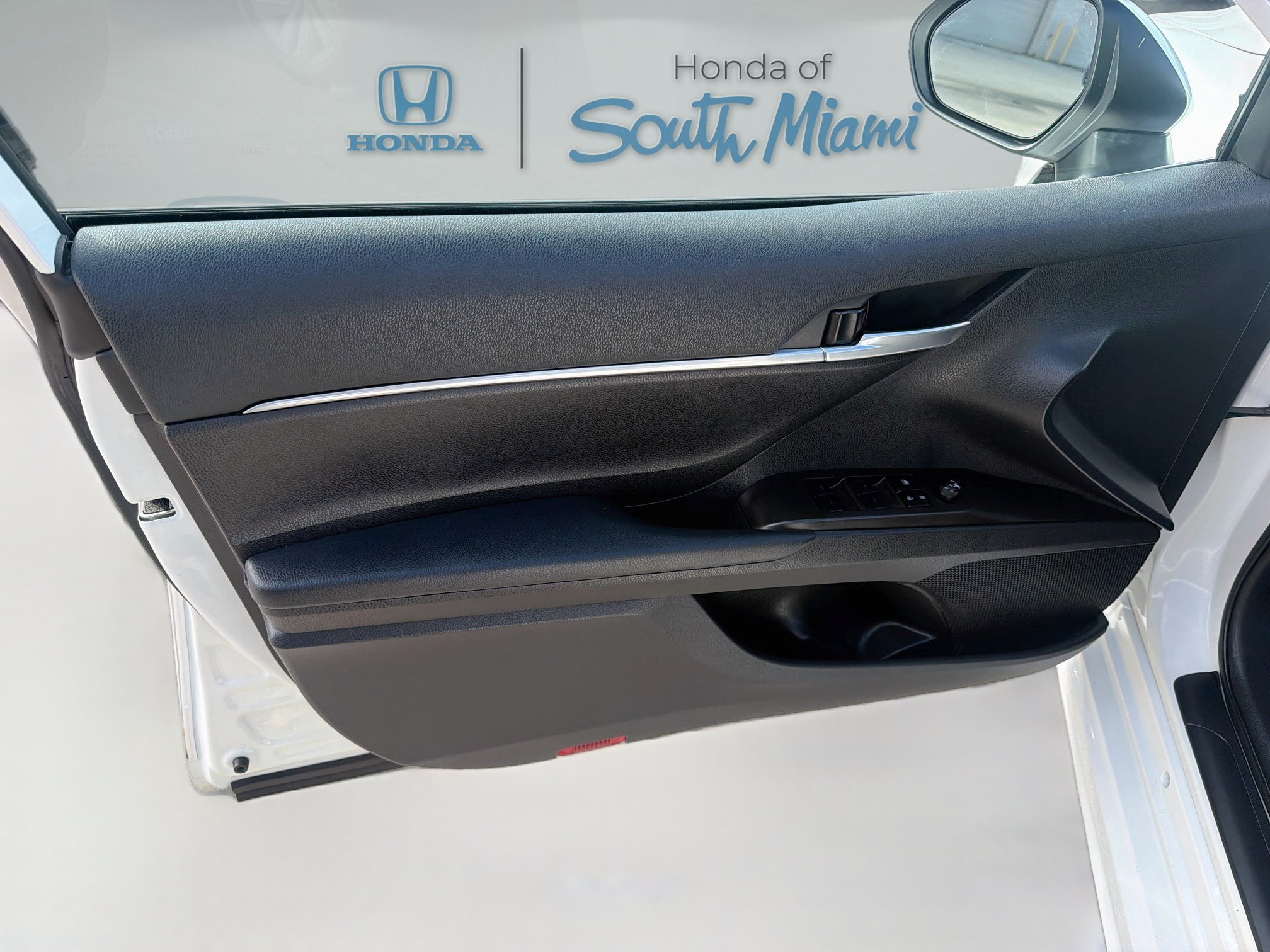 Used 2023 Toyota Camry SE FWD image 19
