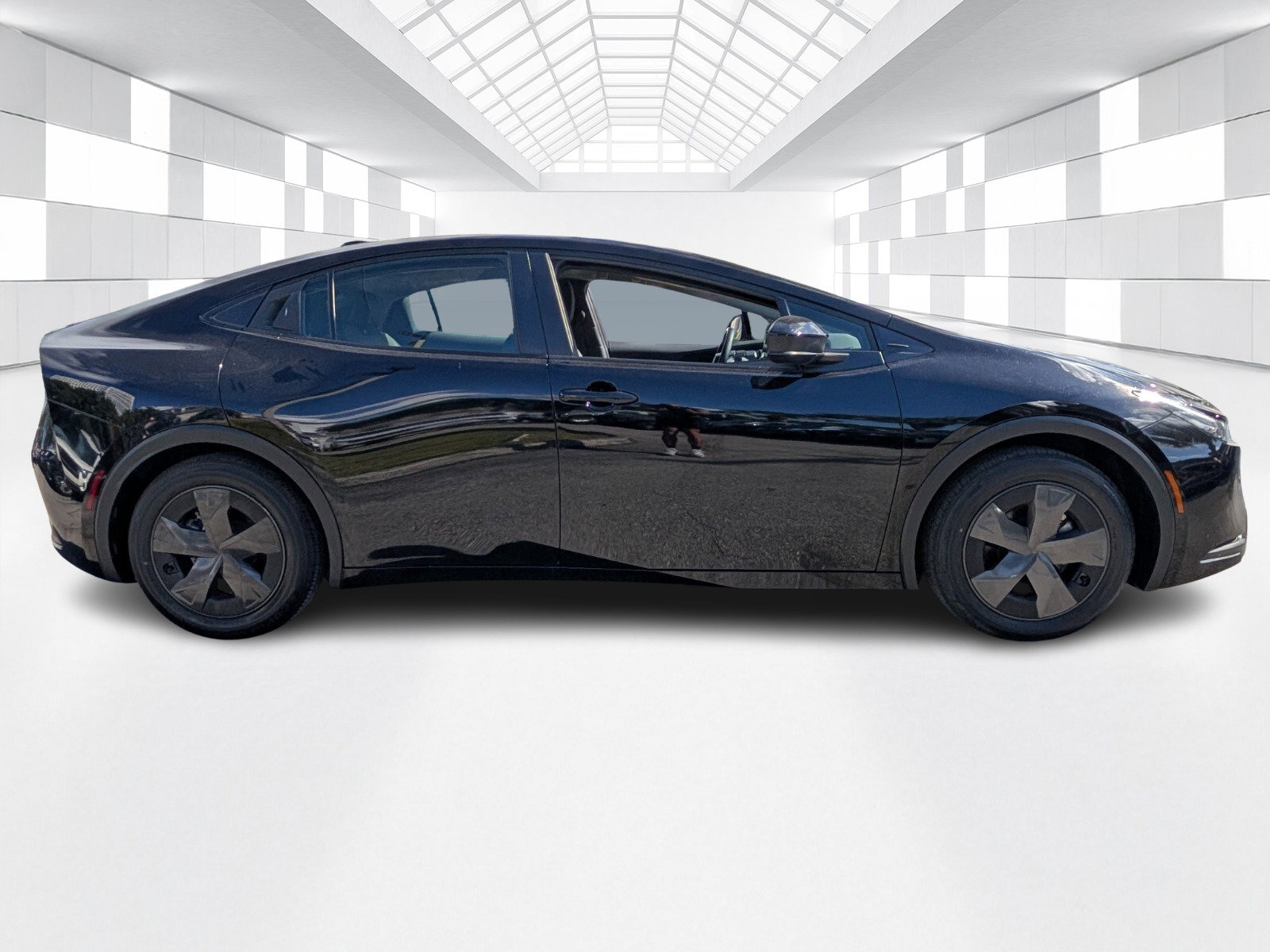 Used 2024 Toyota Prius LE image 7