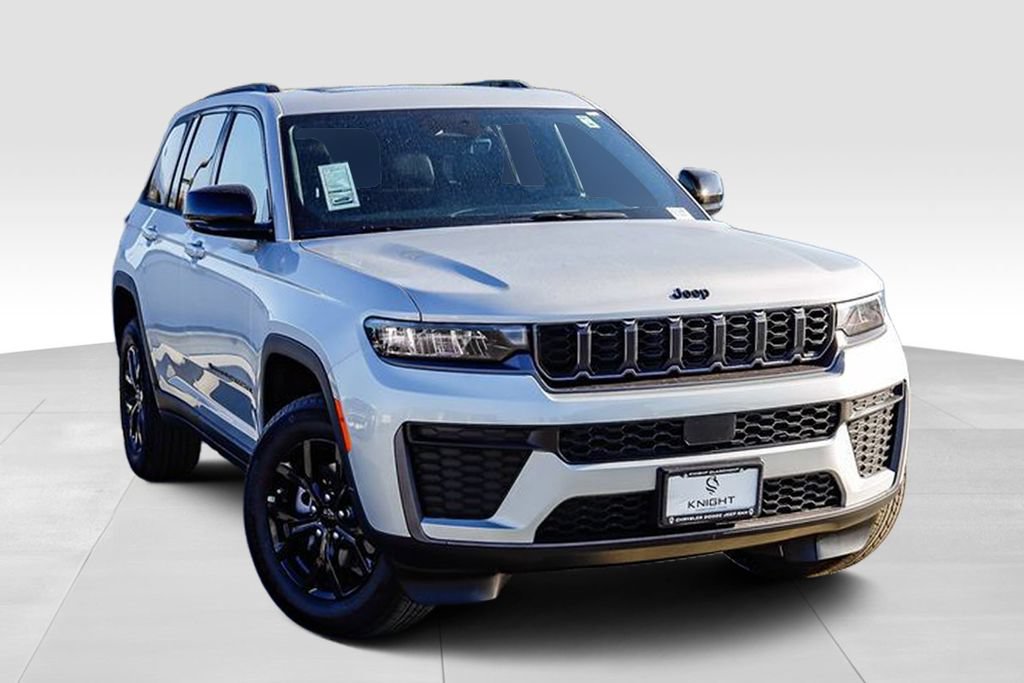 New 2026 Jeep Grand Cherokee Altitude RWD image 2