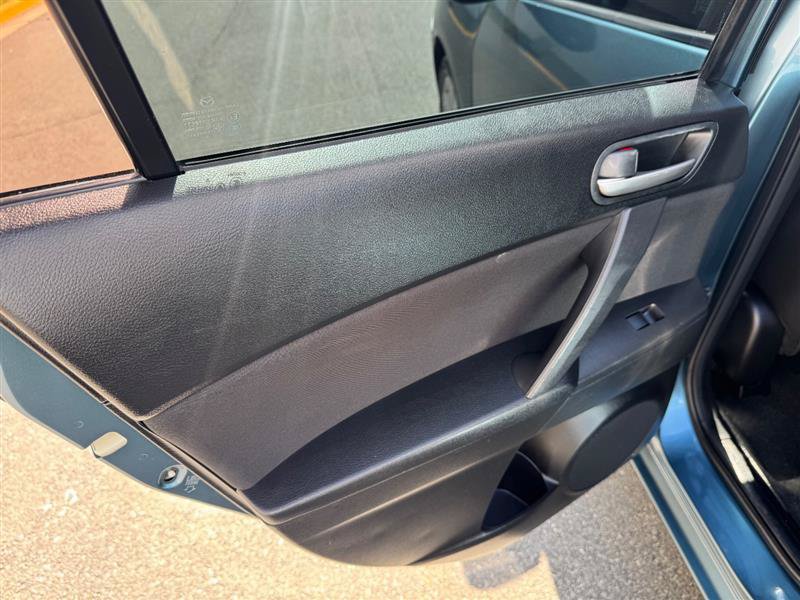 Used 2010 MAZDA MAZDA3 i Touring FWD image 31