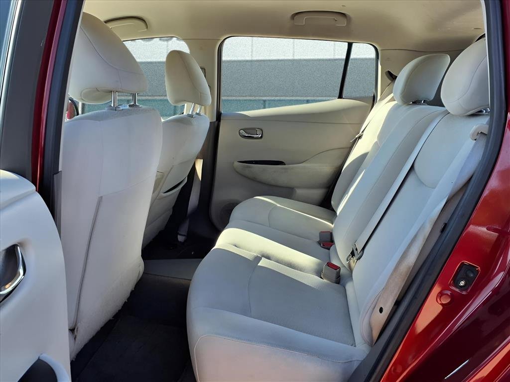 Used 2014 Nissan Leaf SV w/ LED & Quick Charge Package image 14