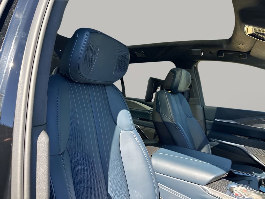 New 2026 Cadillac Escalade IQ Luxury 2 w/ LPO, Floor Liner Package AWD/4WD image 17