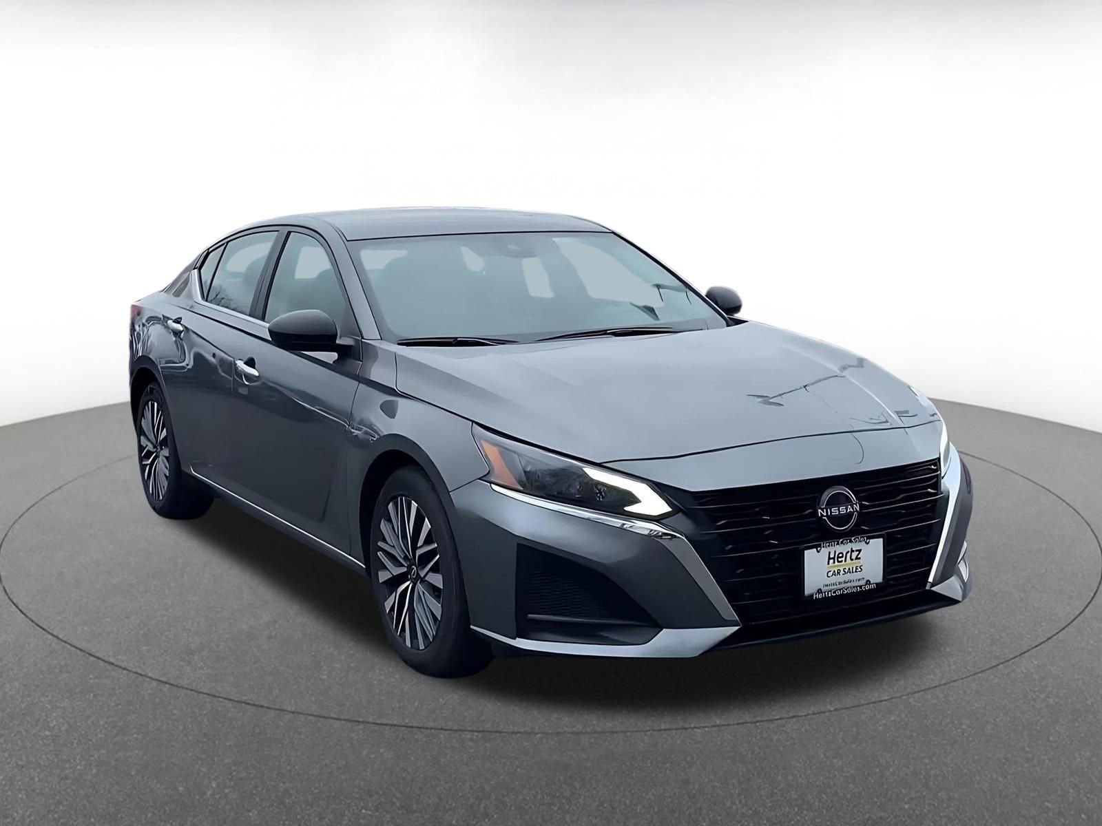 Used 2025 Nissan Altima 2.5 SV image 3