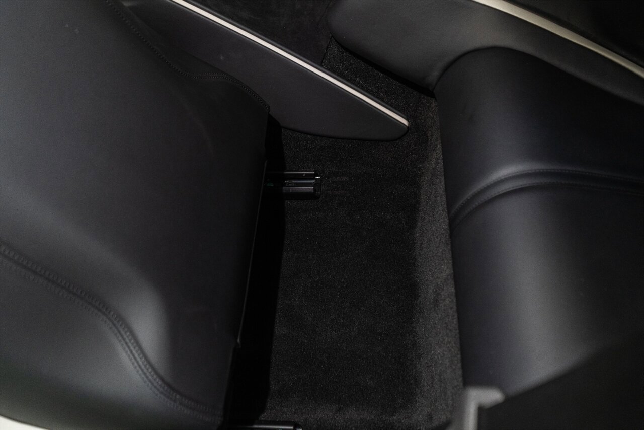 Used 2021 Ferrari Roma image 21