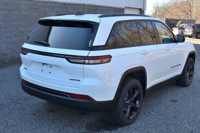 New 2025 Jeep Grand Cherokee Limited w/ Luxury Tech Group II image 8