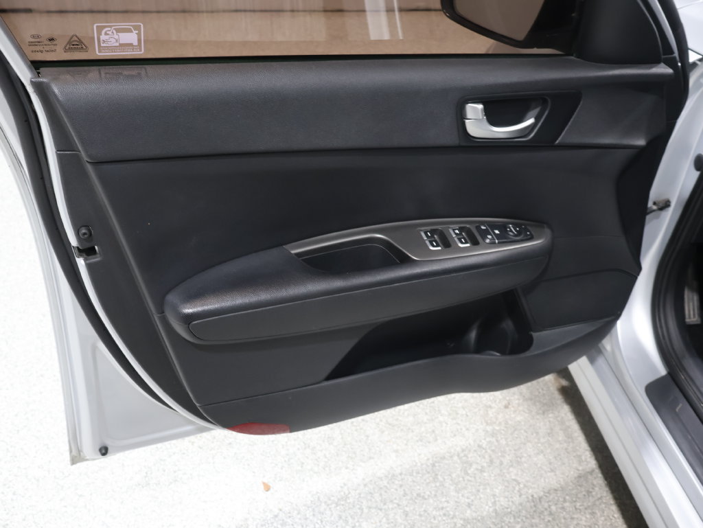 Used 2020 Kia Optima LX FWD image 10