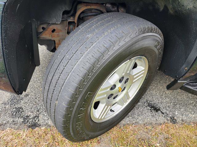 Used 2008 Chevrolet Suburban LS w/ Skid Plate Package image 9