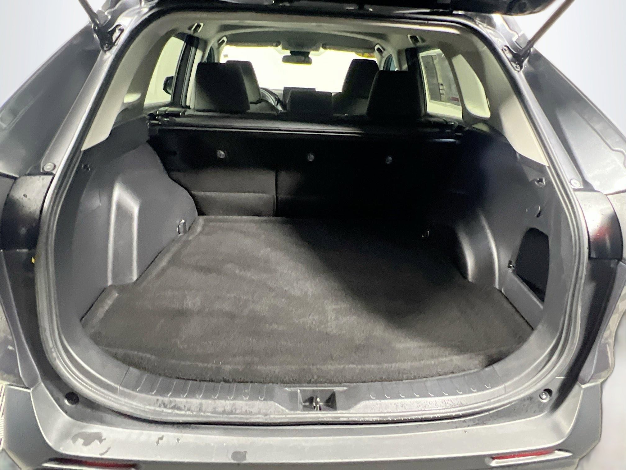 Used 2021 Toyota RAV4 XLE image 33