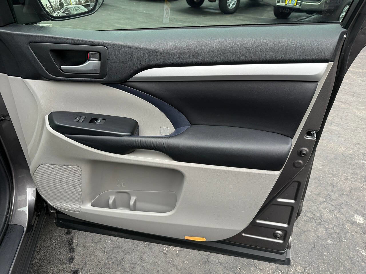 Used 2016 Toyota Highlander XLE AWD/4WD image 92