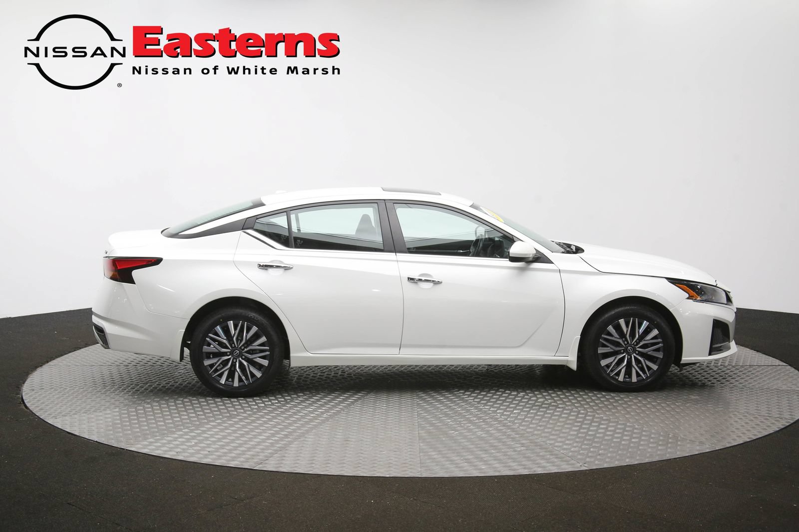 Used 2023 Nissan Altima 2.5 SV w/ SV Premium Package AWD/4WD image 45