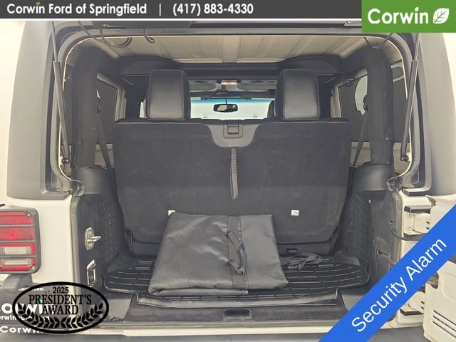 Used 2017 Jeep Wrangler Rubicon AWD/4WD image 14
