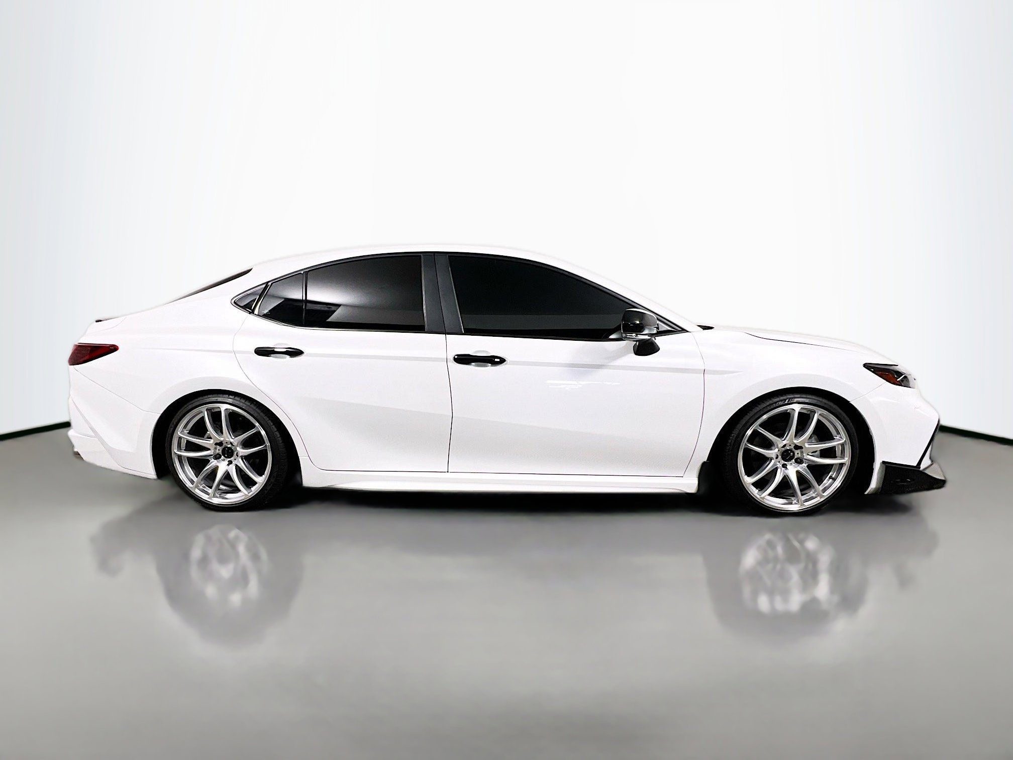 Used 2025 Toyota Camry XSE image 3