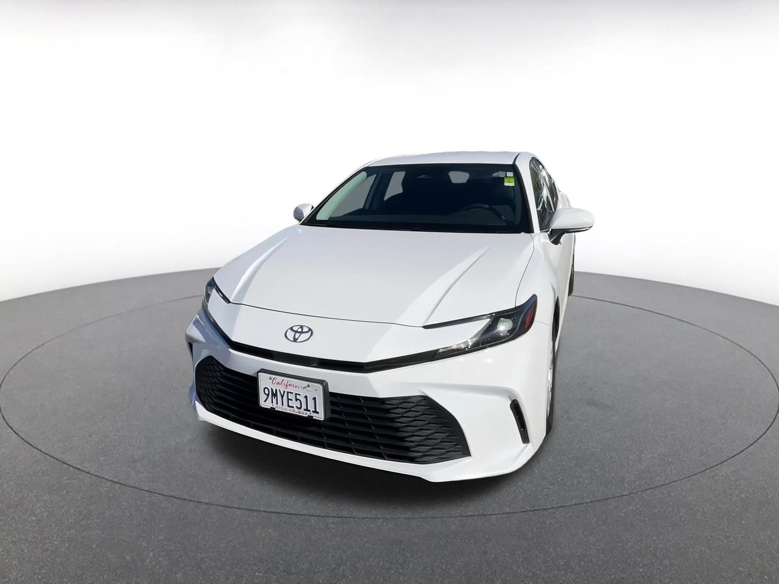 Used 2025 Toyota Camry LE image 10