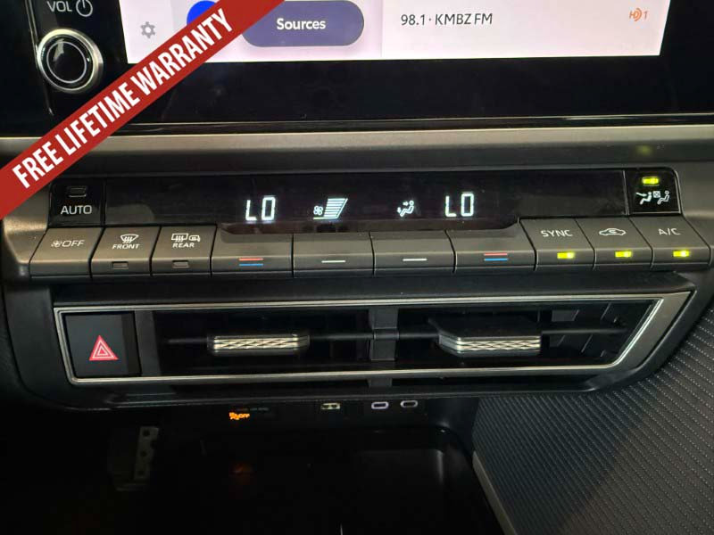 Used 2025 Toyota Camry SE FWD image 35