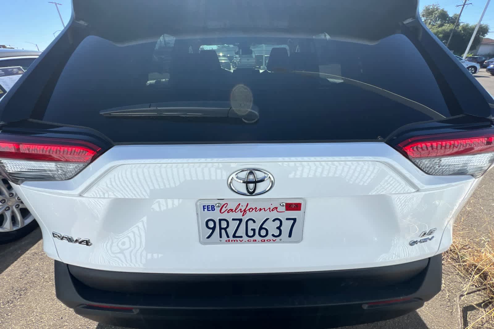 Used 2025 Toyota RAV4 LE AWD/4WD image 5