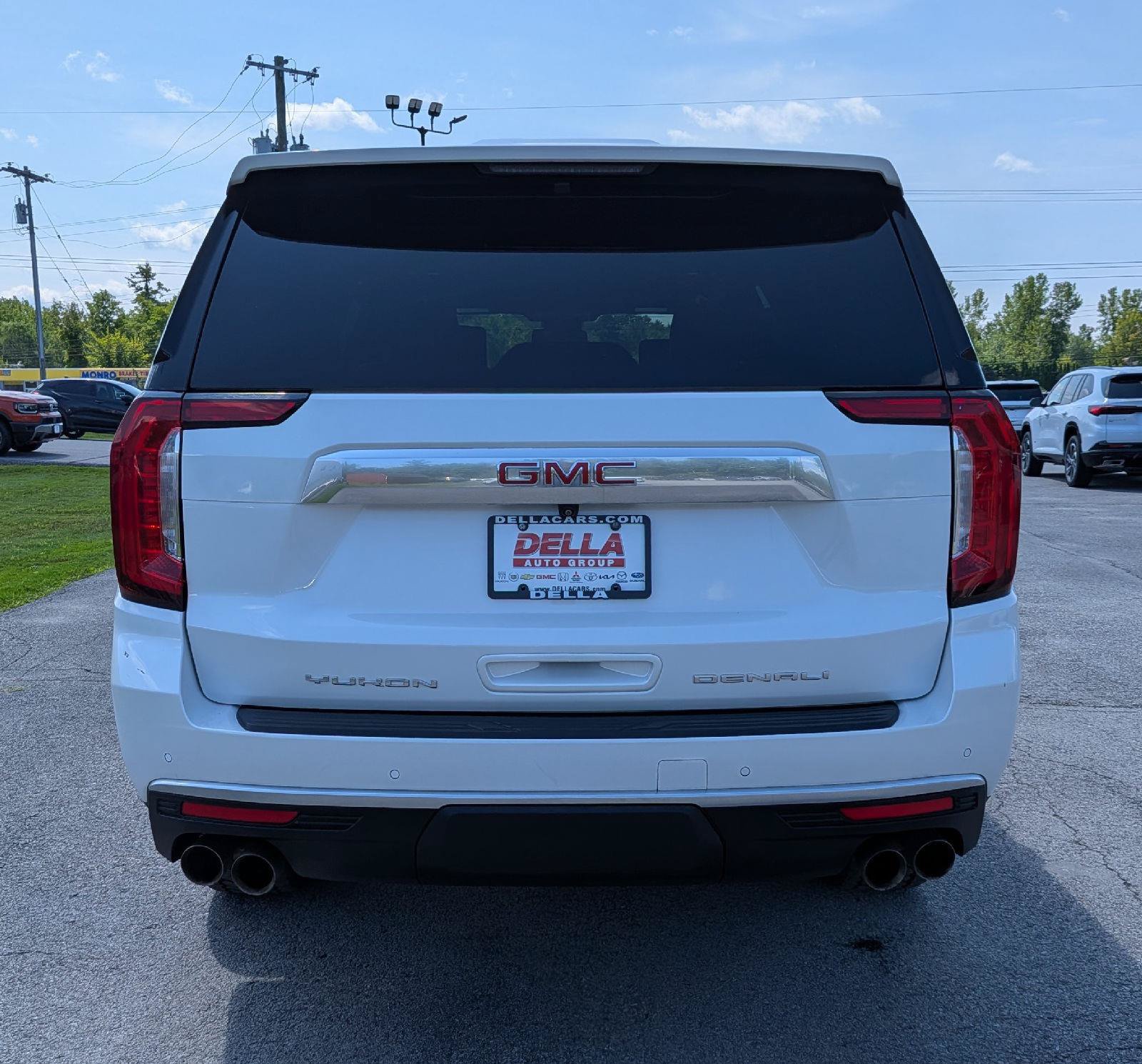 Used 2024 GMC Yukon XL Denali AWD/4WD image 9