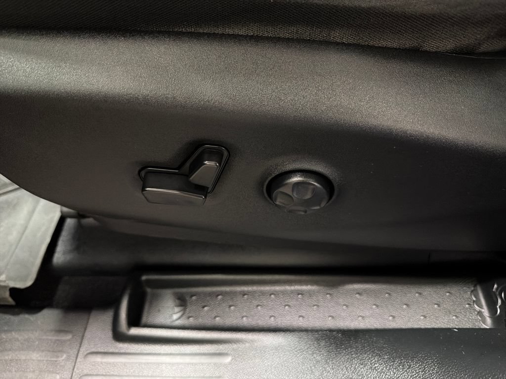 Used 2019 Chrysler Pacifica Touring Plus w/ S Appearance Package FWD image 27