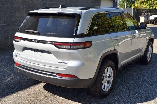 Used 2023 Jeep Grand Cherokee Limited image 8