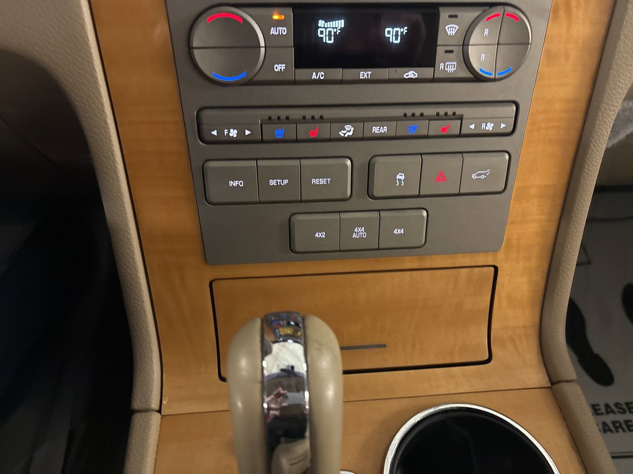 Used 2010 Lincoln Navigator L 4WD image 22