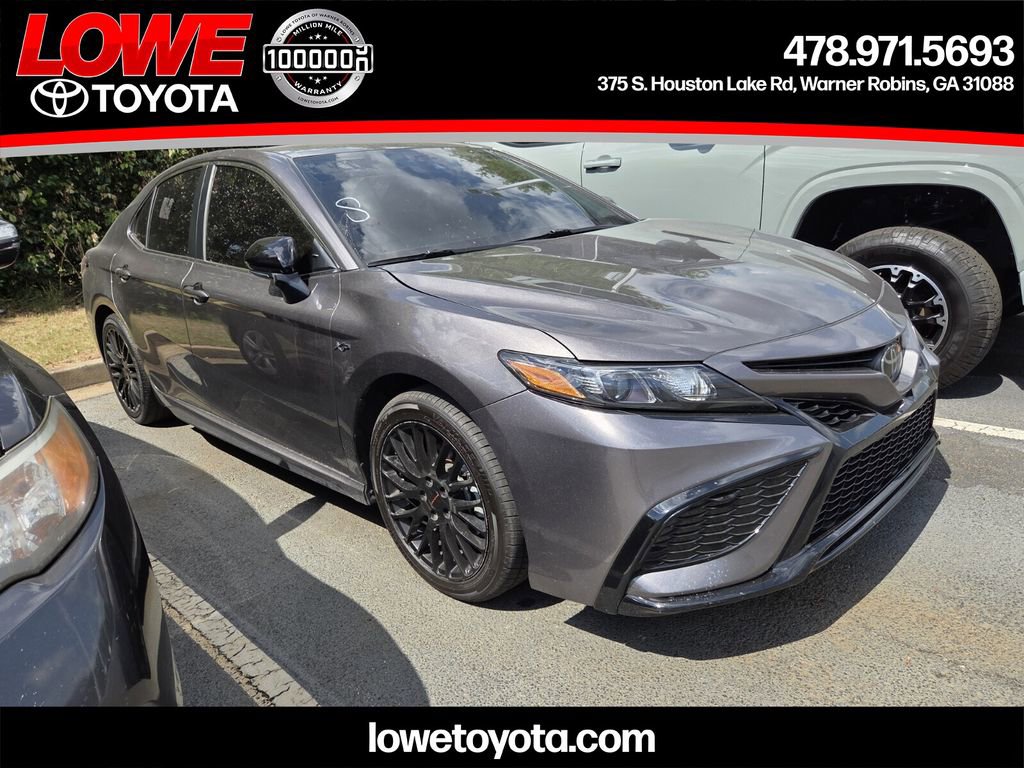 Used 2024 Toyota Camry SE w/ Convenience Package FWD image 1