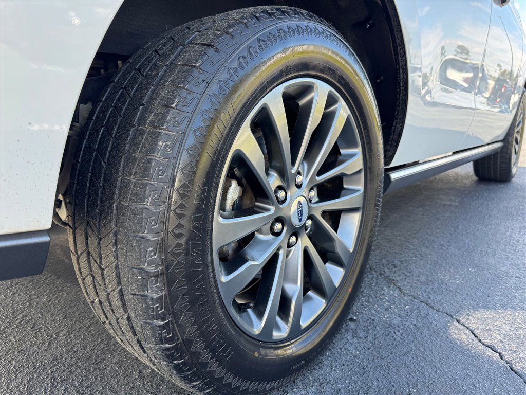 Used 2021 Ford Expedition Limited image 10