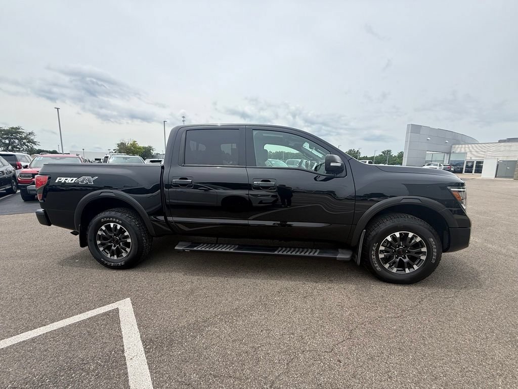 Used 2022 Nissan Titan PRO-4X w/ Pro-4x Convenience Package AWD/4WD image 4