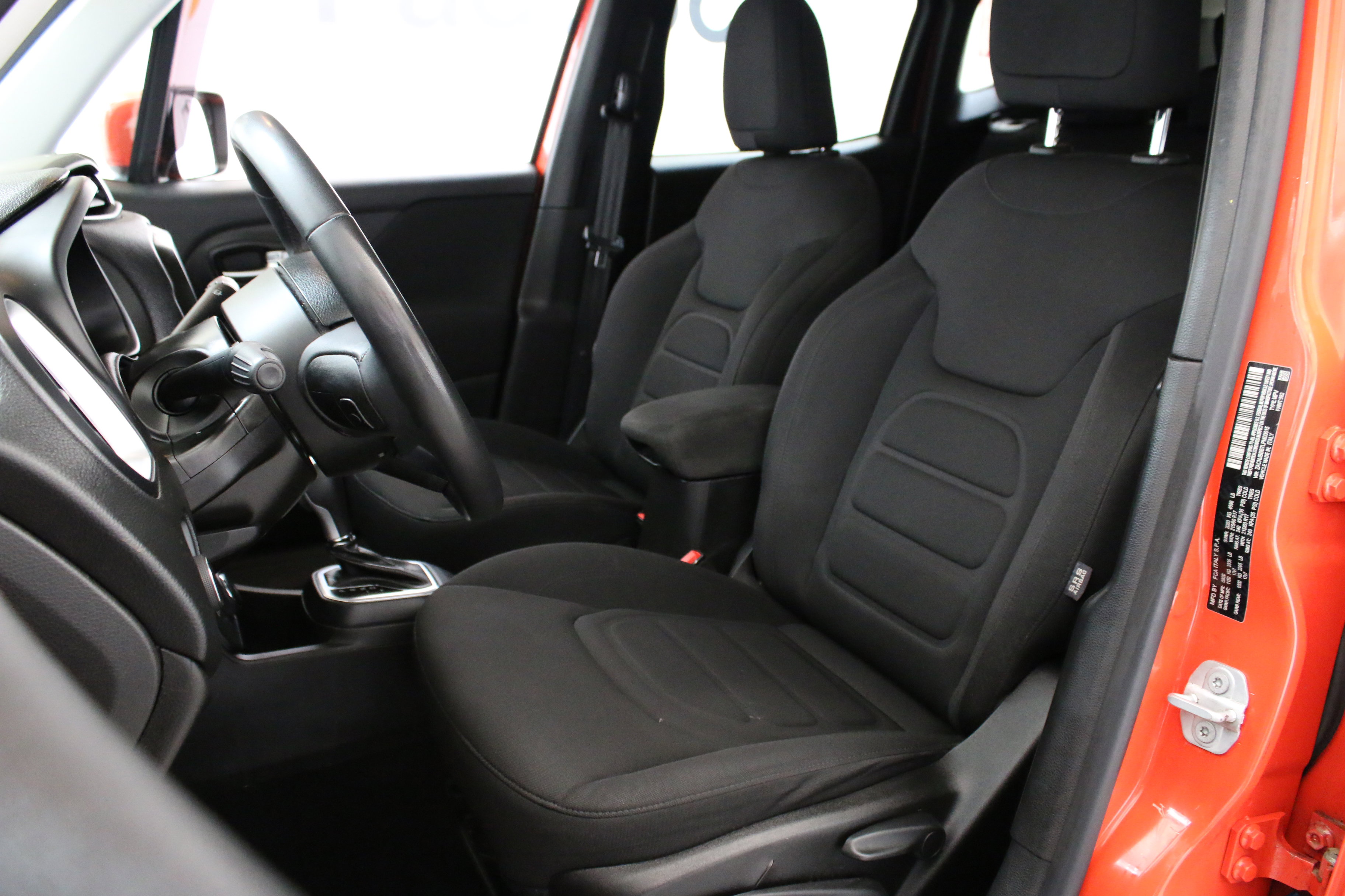 Used 2020 Jeep Renegade Latitude AWD/4WD image 23