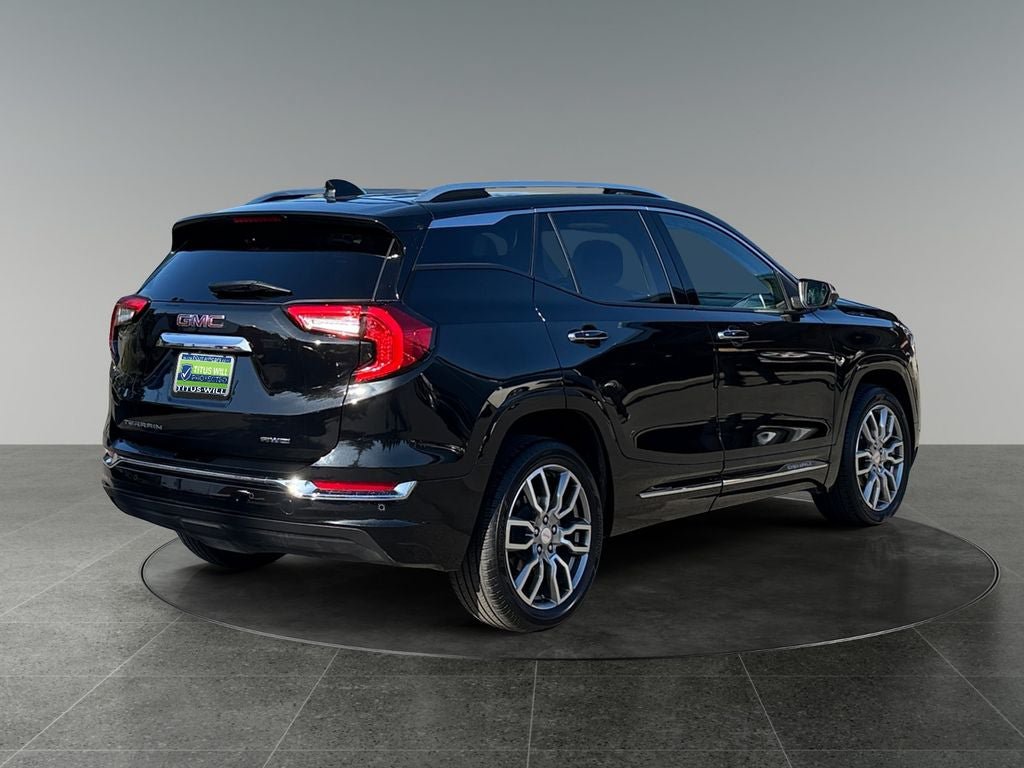 Used 2023 GMC Terrain Denali w/ Denali Premium Package AWD/4WD image 9