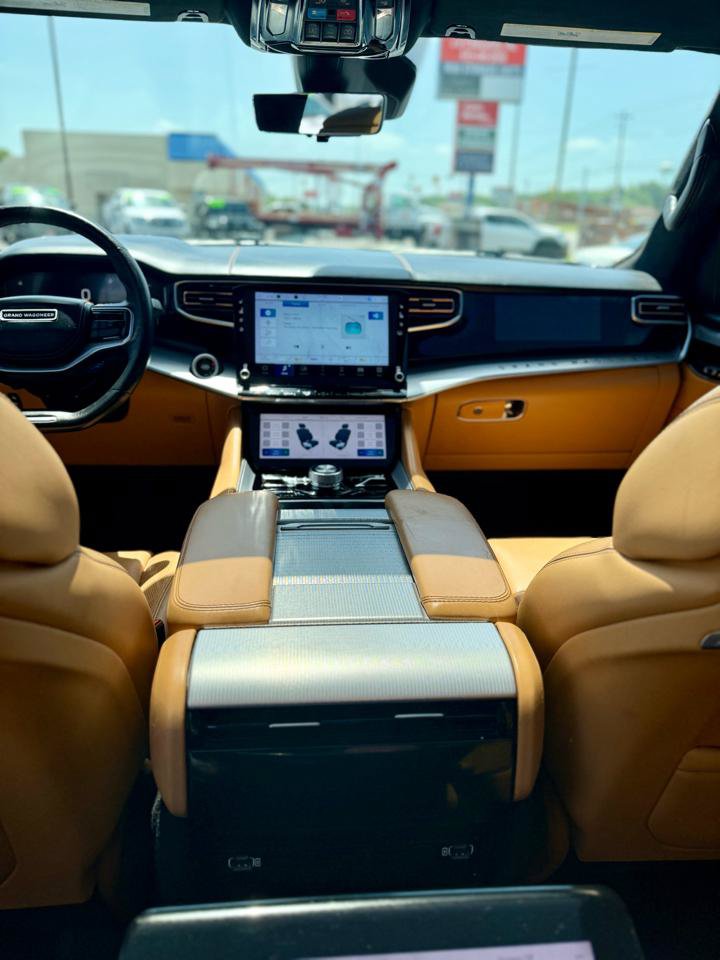 Used 2022 Jeep Grand Wagoneer Series III w/ Rear Seat Video Group 1 AWD/4WD image 19