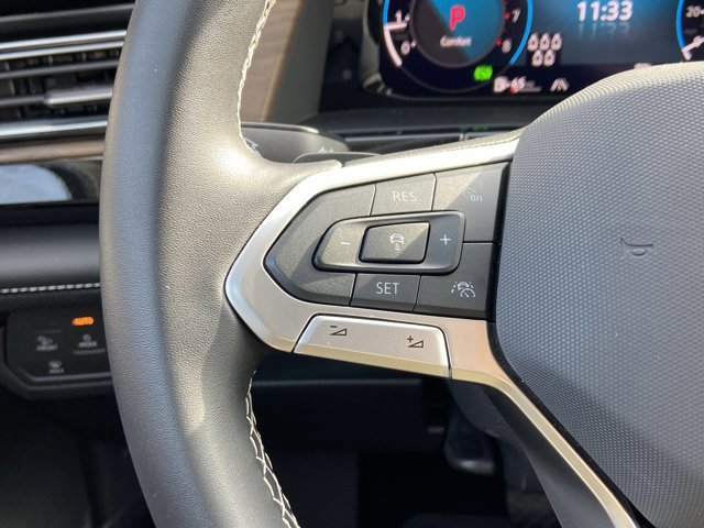 Used 2025 Volkswagen Atlas SE image 18