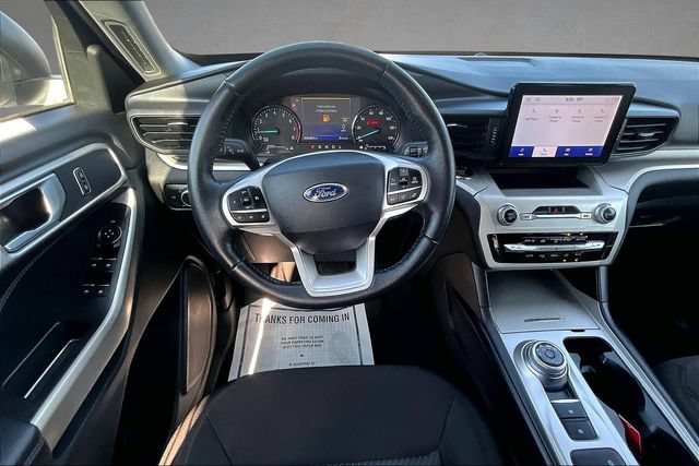 Used 2022 Ford Explorer XLT RWD image 3