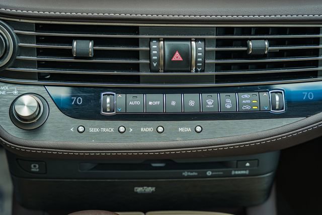 Used 2020 Lexus LS 500 AWD w/ Interior Upgrade Package image 28