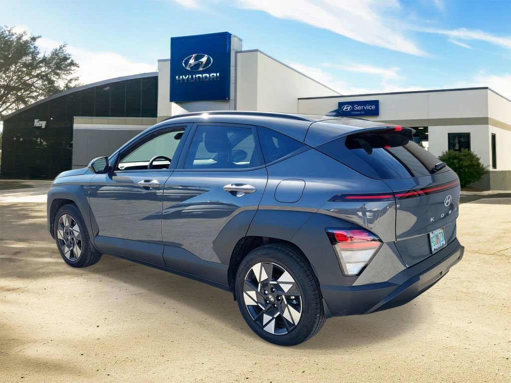 Used 2025 Hyundai Kona SEL image 3