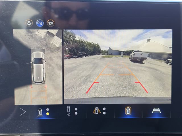 New 2026 Chevrolet Equinox LT w/ Safety and Technology Package FWD image 25