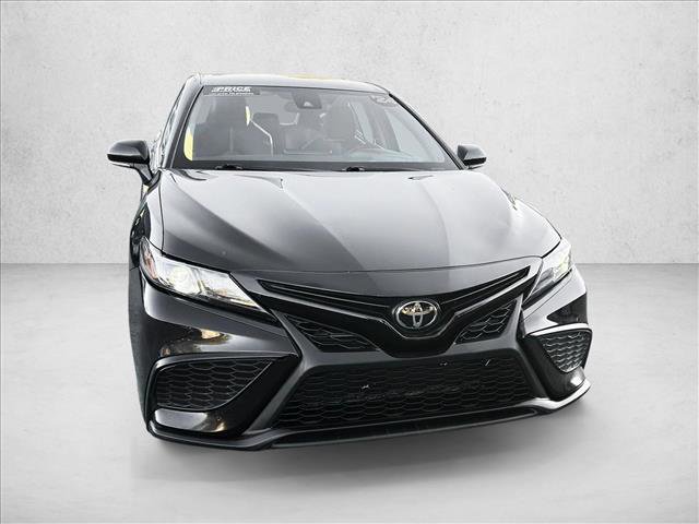 Used 2024 Toyota Camry SE FWD image 3