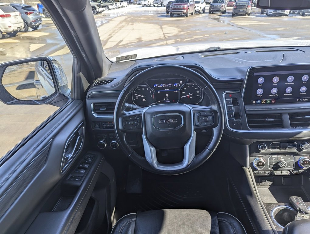 Used 2021 GMC Yukon XL SLT image 3